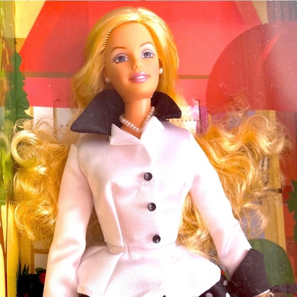 Your Barbie Headquarters! Leave a comment or request below! - Picture 3 of 13